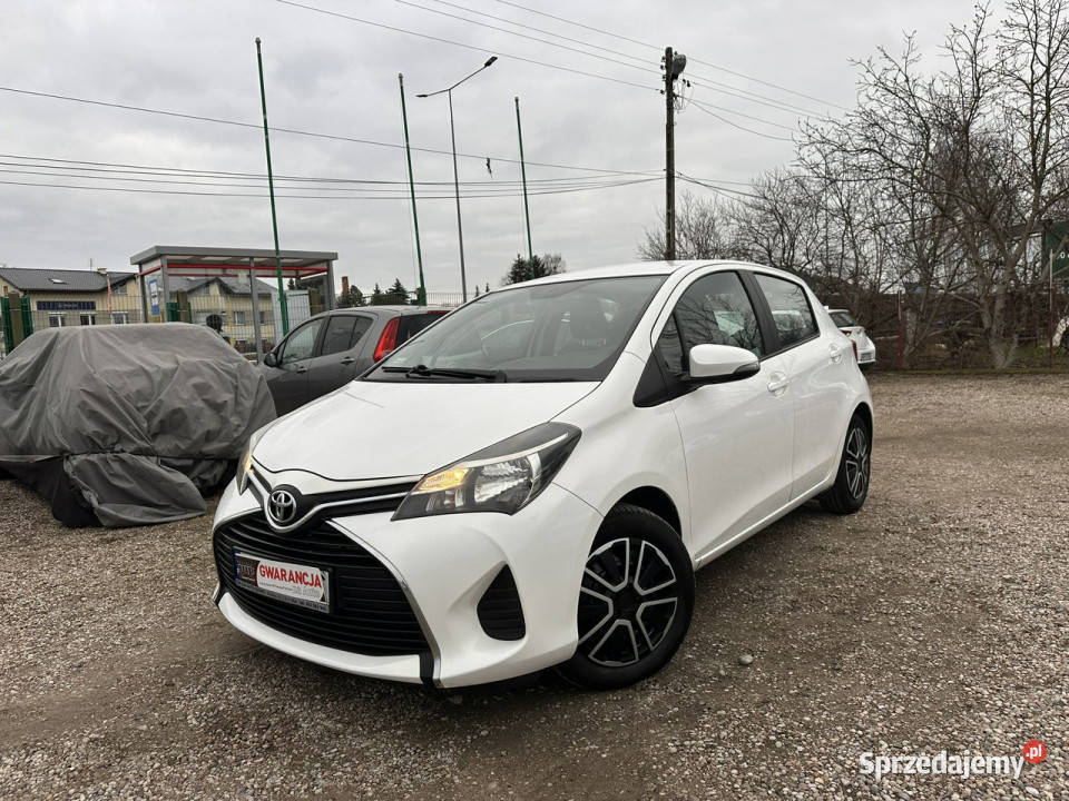 Toyota Yaris 13 benz 99KlimaIsofixSalon Rok produkcji 2015 Samochody osobowe Warszawa sprzedam