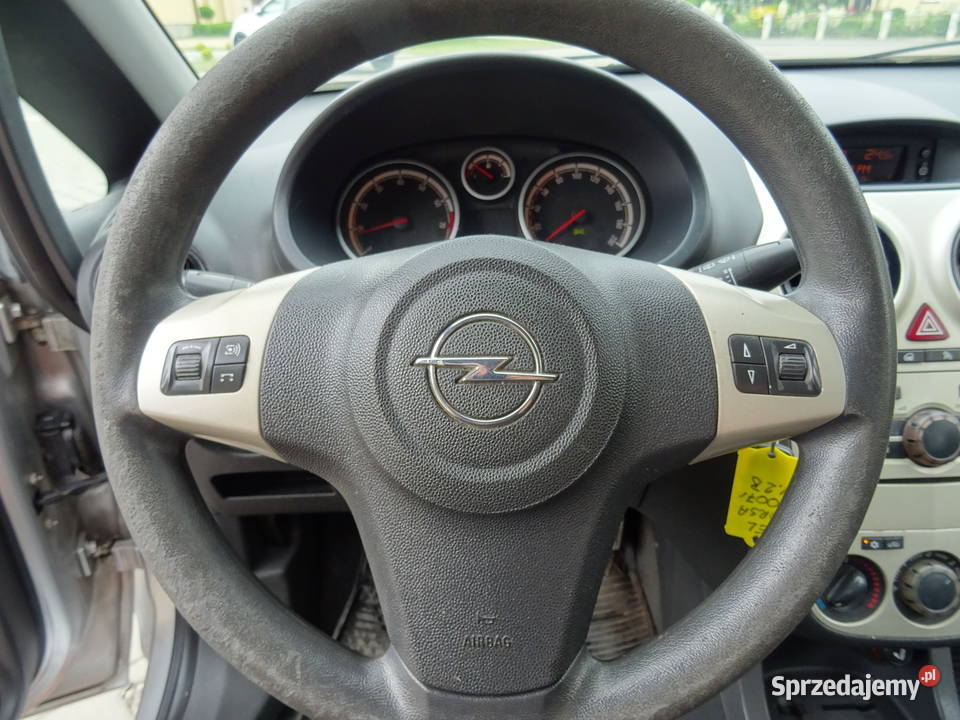 OPEL CORSA Zarejestrowana z ważnymi opłatami nieuszkodzony Rzeszów