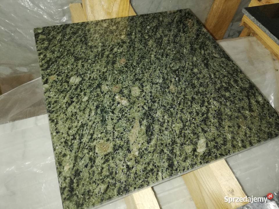 Płytki Granitowe VERDE MARITAKA 305x305x1 Materiały budowlane Poskwitów sprzedam