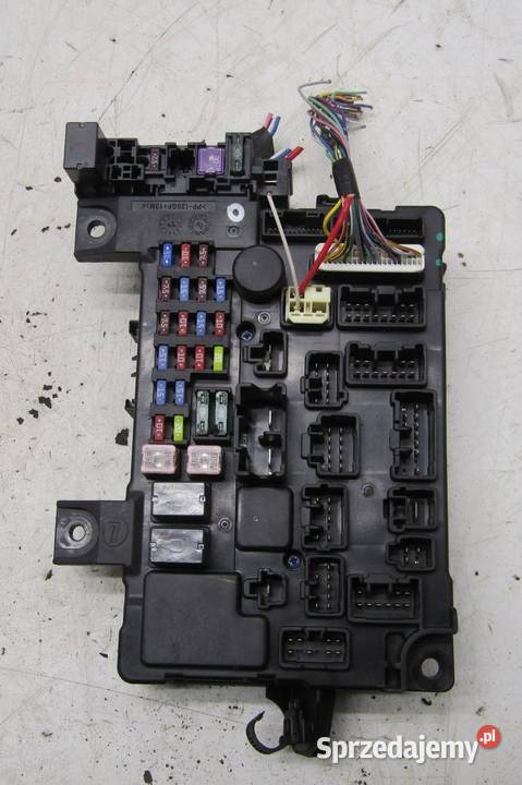SKRZYNKA BEZPIECZNIKÓW 20 DOHC MITSUBISHI Skrzynki bezpieczników