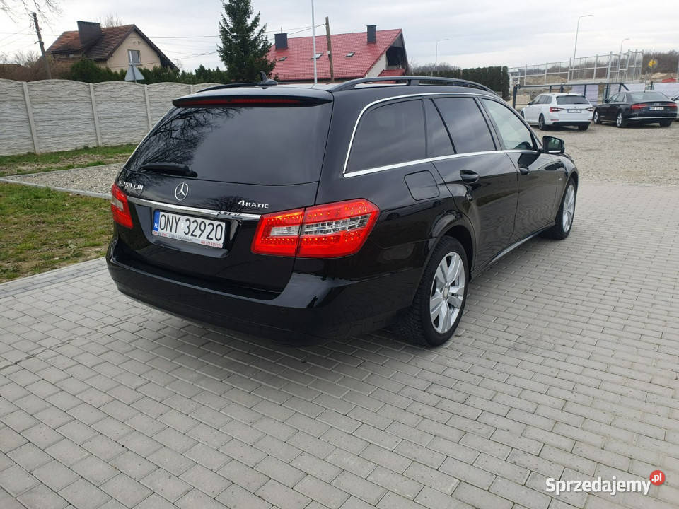 Mercedes E 250 22cdi 204 Avantgarde 4matic światła do jazdy dziennej Strobice