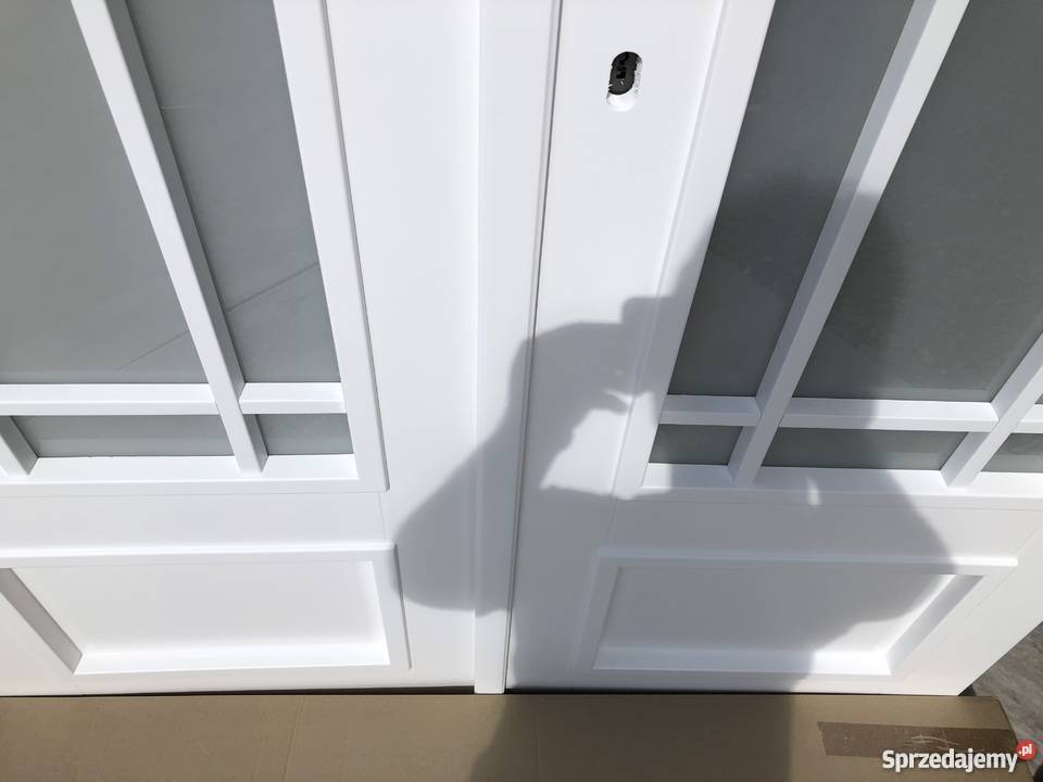 Drzwi drewniane wewnętrzne białe ecru RĘKI Bobrowo
