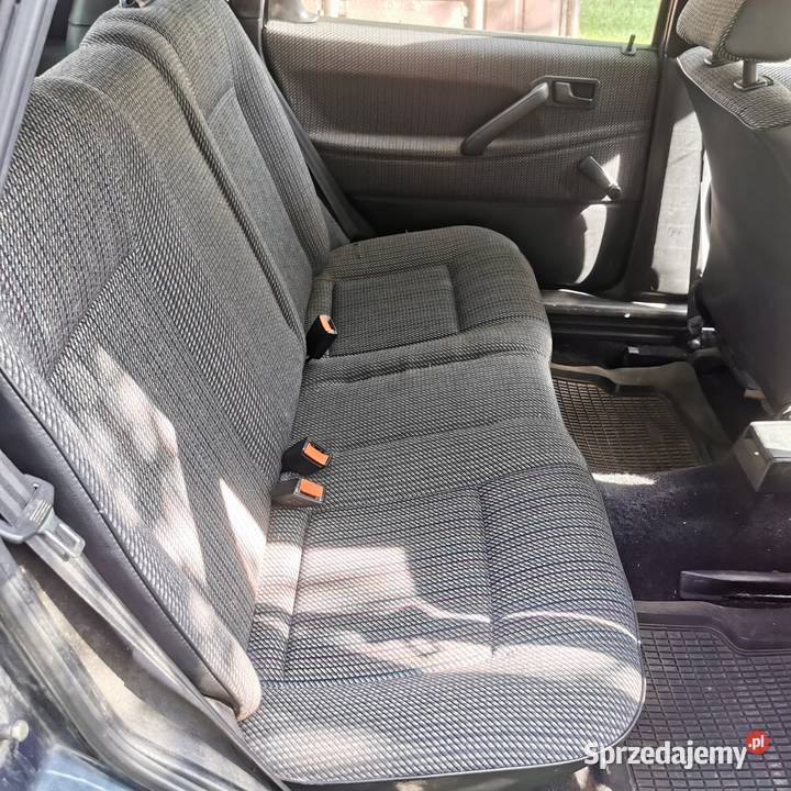 Zadbany vw passat b3 18 gaz klasyk Rzeszów