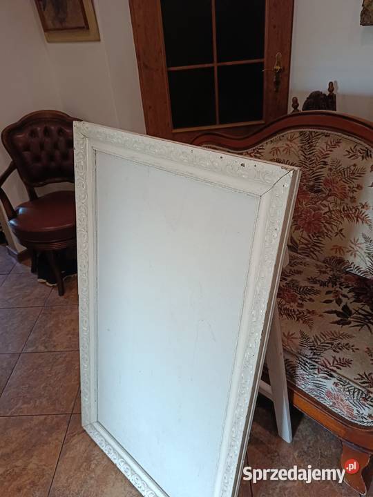 Duża biała drewniana rama do lustra stojącego Lipno