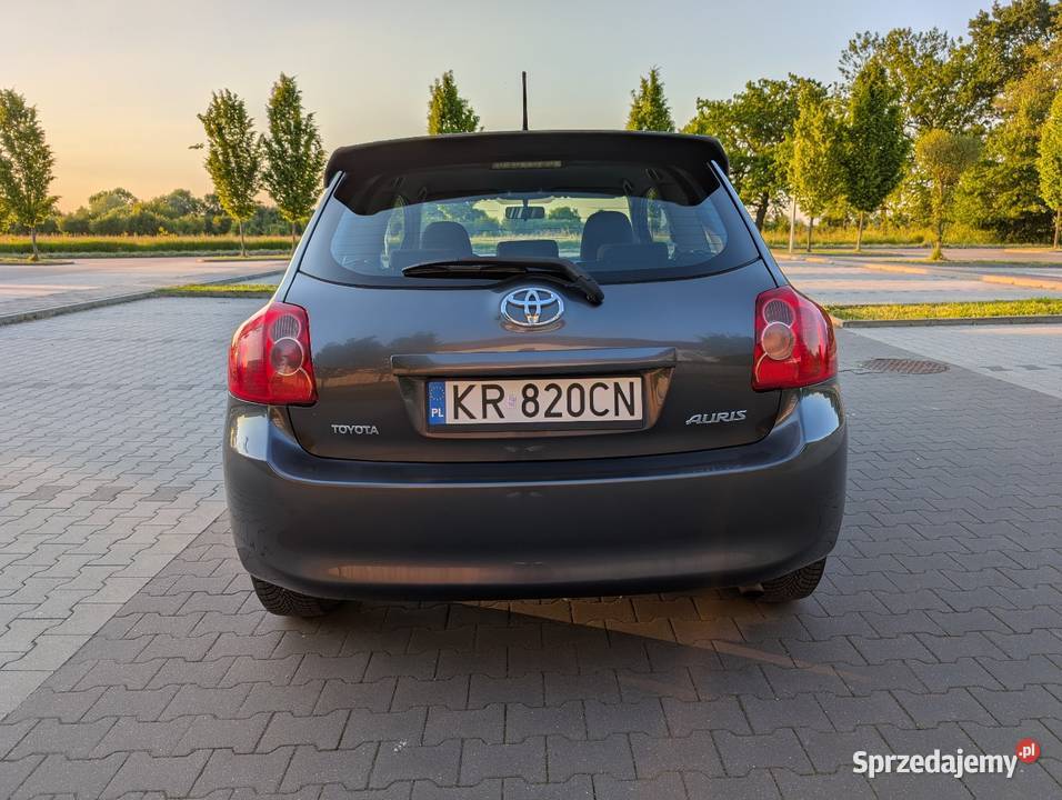 Toyota Auris nieuszkodzony Niepołomice sprzedam