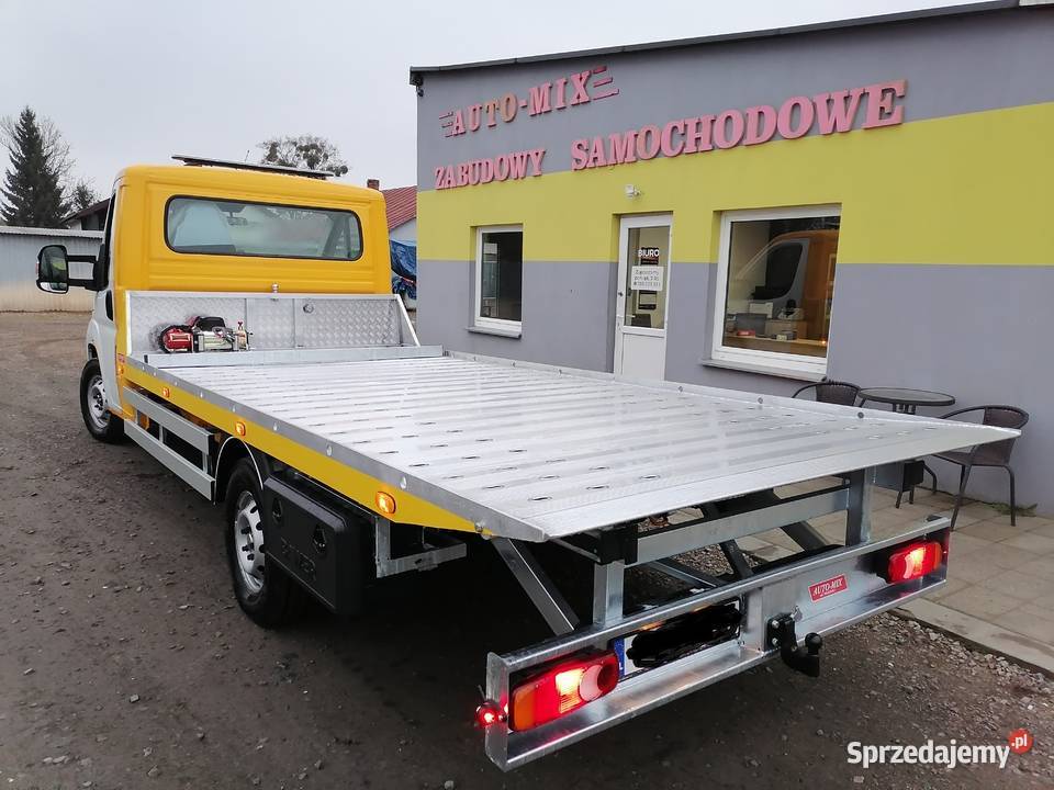 MERCEDES IVECO auto laweta DMC 35T nowy najazd Strachosław