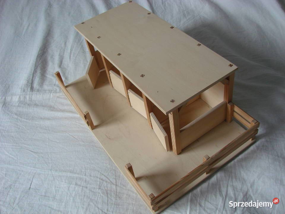 drewniana zagrodastajnia zabawka pomorskie Pruszcz Gdański