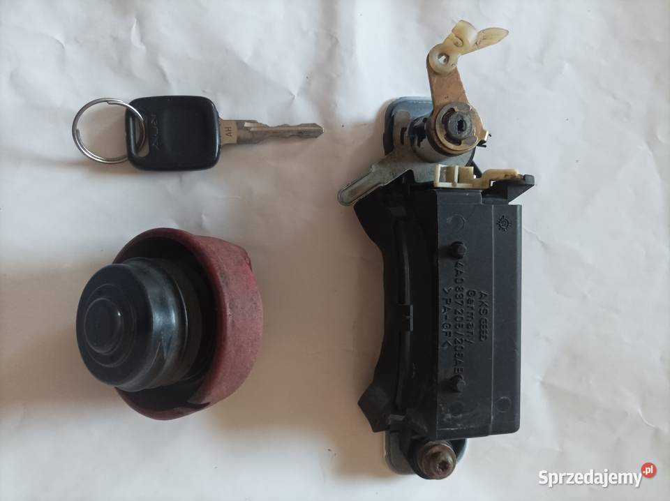 Sprzedam klamkę zewnętrzną i korek wlewu do Audi Klamki opolskie Opole sprzedam