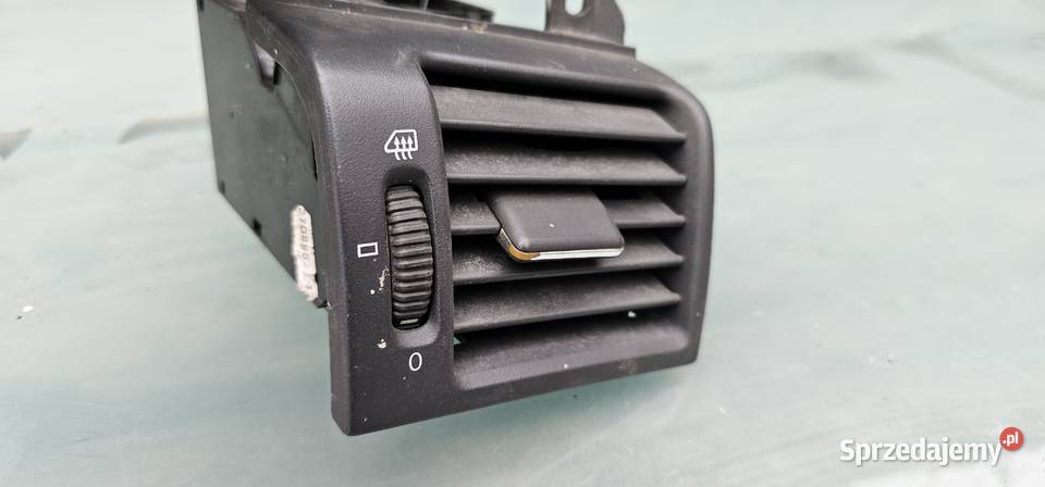 Kratka nawiewu prawa mercedes w210 2108300654 sprzedam