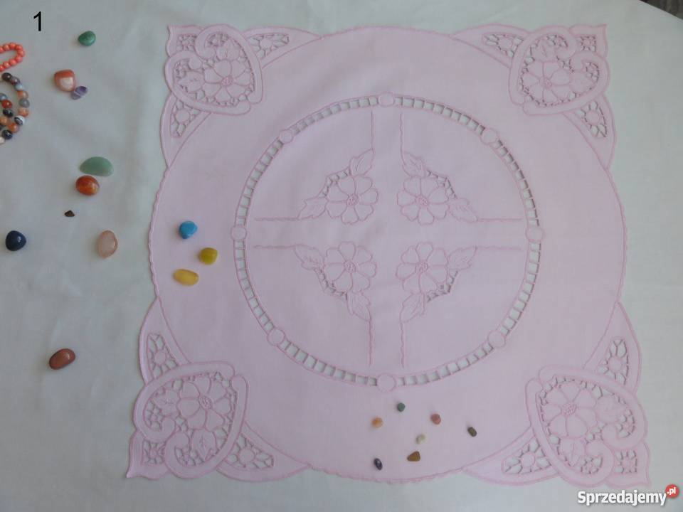 Kolorowe różowe bogato haftowane serwety Lublin sprzedam