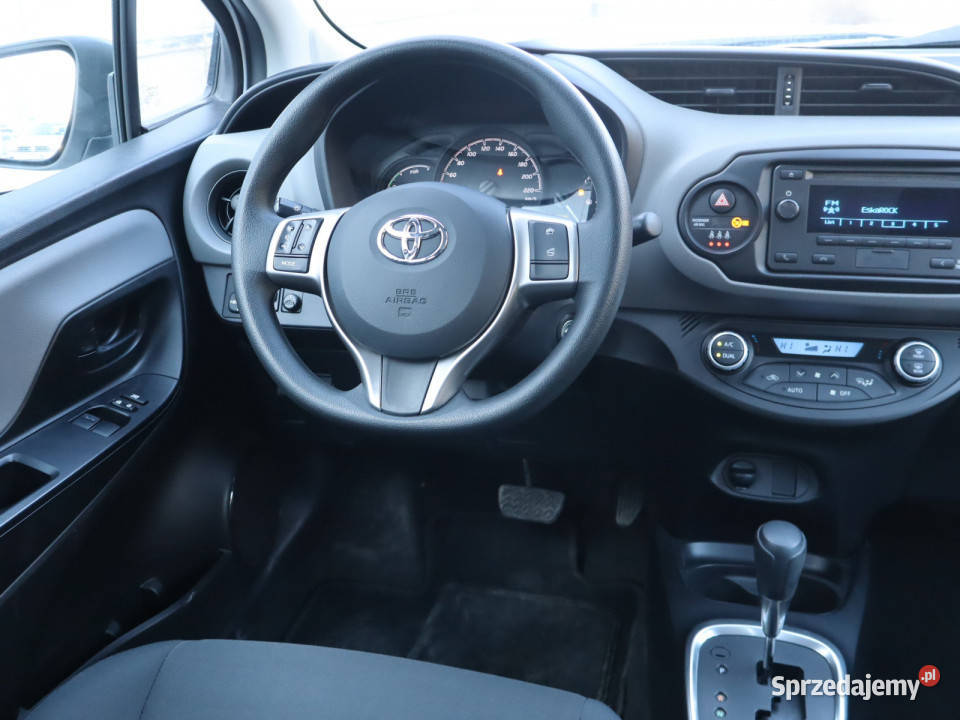Toyota Yaris 15 Hybrid wielofunkcyjna kierownica Piaseczno