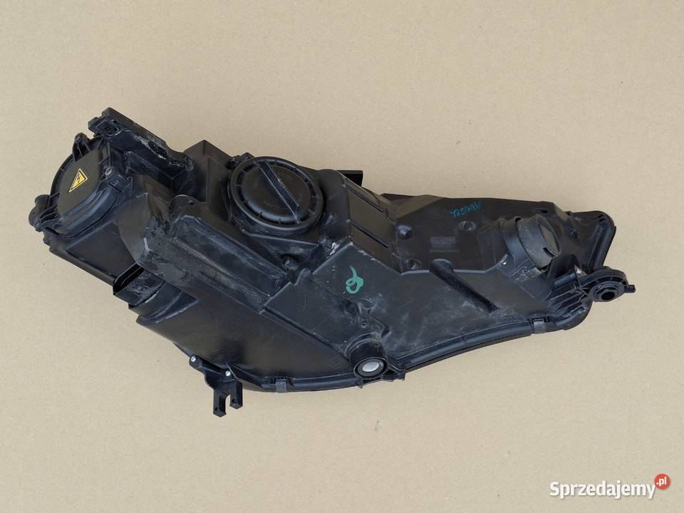 AUDI A4 B9 W8 15 REFLEKTOR LEWY XENON LED LAMPA Bieleń