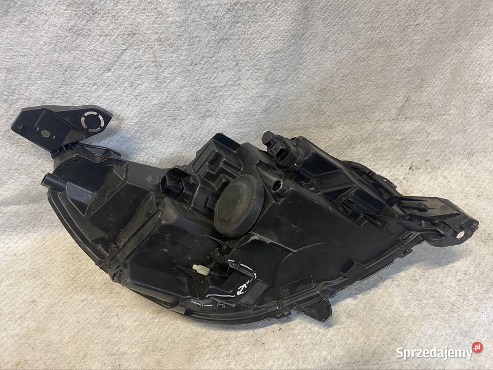 Lampa reflektor lewy przód Peugeot 208 II 2008