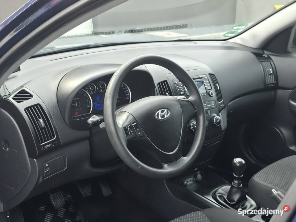 Hyundai i30 14 Benzyna Serwisowany Gwarancja lakier metallic świętokrzyskie Piekoszów sprzedam