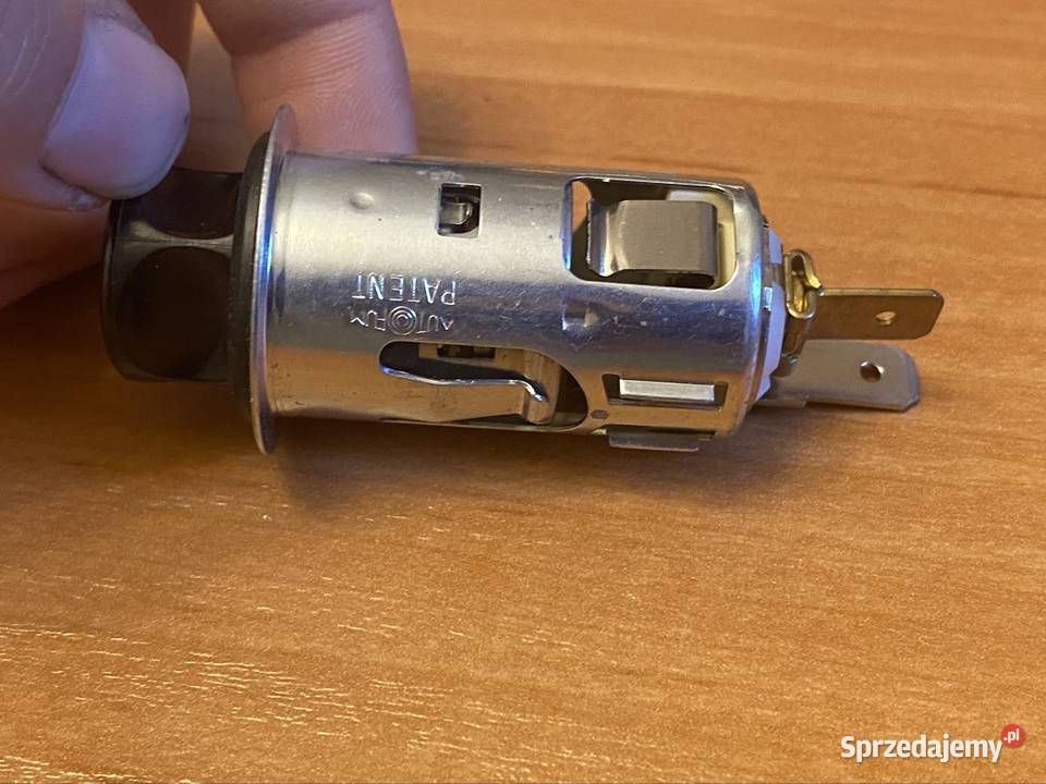 Gniazdo zapalniczki nowe Mercedes w123 Rozdzielacze gniazda zapalniczki Gdańsk