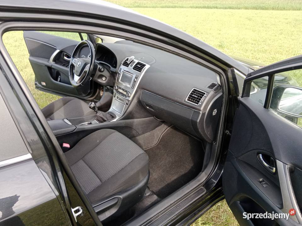 Toyota Avensis Kombi 18 benzyna gaz czarny czujnik deszczu wielkopolskie Cerekwica Nowa