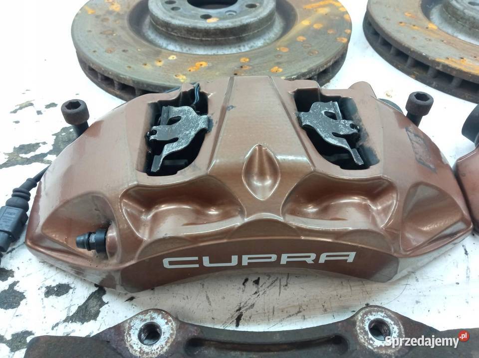 ZACISK HAMULCOWY LEWY PRAWY PRZÓD AKEBONO 374MM Rok produkcji 2018