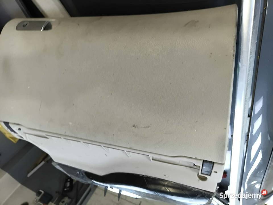 Schowek Audi A4 B7 Bodzentyn