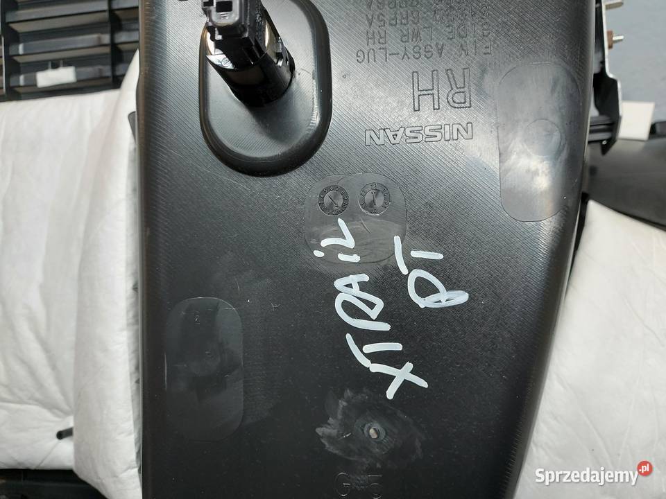 Nissan XTRAIL T33 IV 2023r Boczek tapicerka