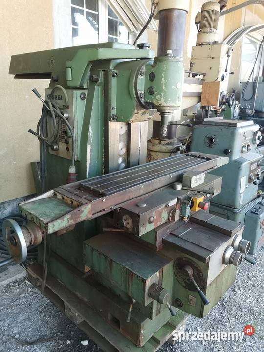 Frezarka uniwersalna do metalu bułgarska FU251 z Gostyń