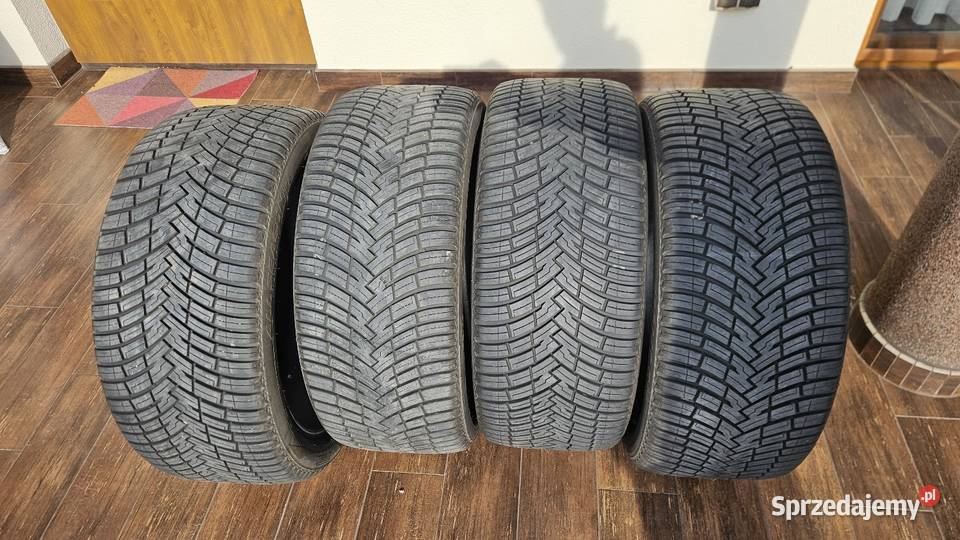 Opony całoroczne 235 40 R19 Pirelli Cinturato Końskie