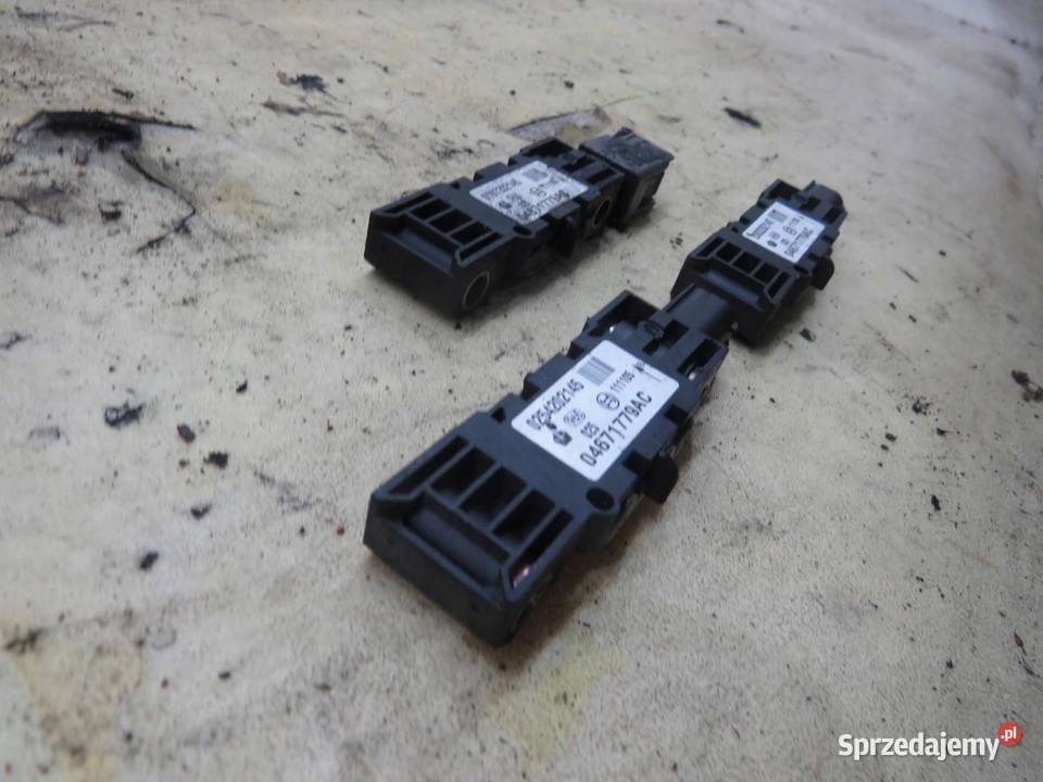 CZUJNIK UDERZENIA JEEP WK 04671779AC osobowe