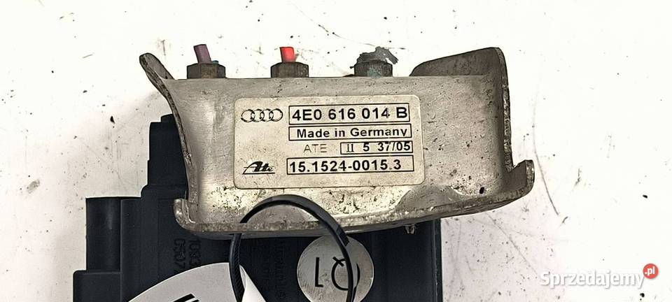 ROZDZIELACZ AUDI A8 D3 4E0616014B
