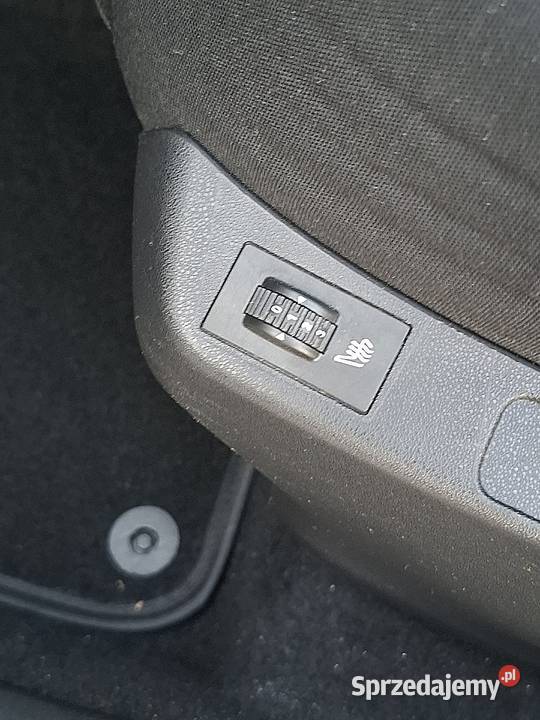 Klimatronik podgrzewane fotele 4 el szyby aluminiowe felgi C4