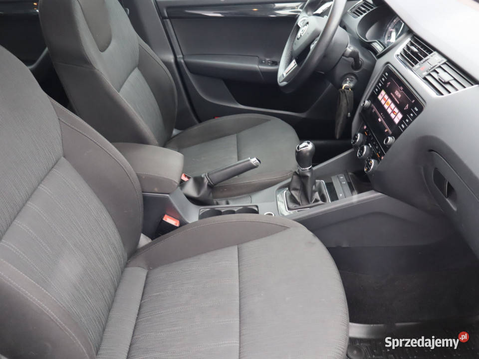 Skoda Octavia 14 TSI światła przeciwmgielne Katowice