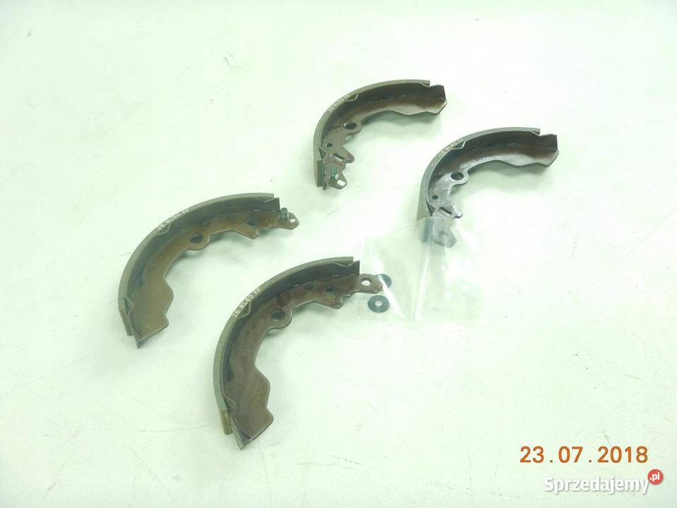 SZCZĘKI HAMULCOWE KPL SUZUKI ALTO 0823D 8303 O osobowe sprzedam