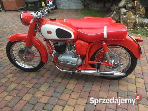 Motocykl Pannonia z gondolą renowacji