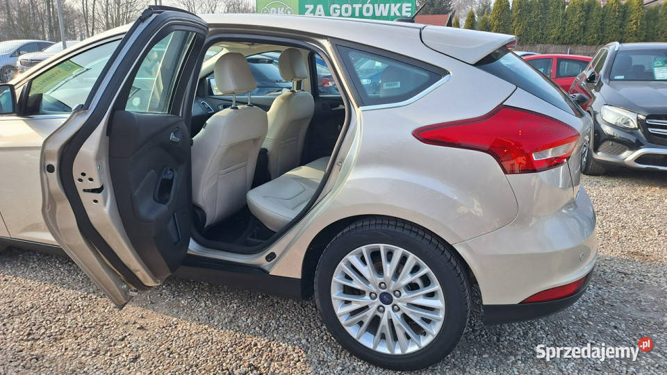 Ford Focus Titanium skóry kamera el szyberdach garażowany Zieleniewo