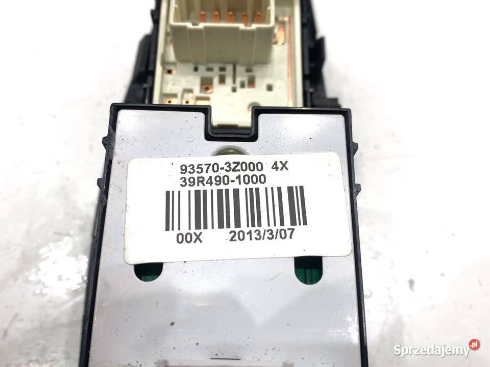 PRZEŁĄCZNIK SZYB HYUNDAI i40 935703Z000