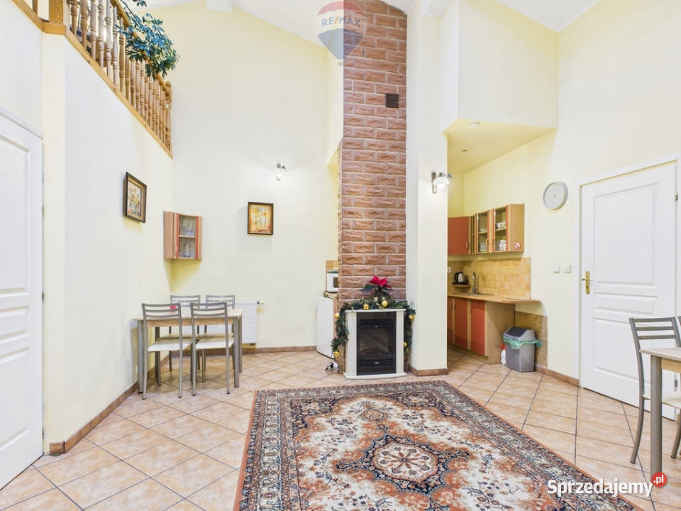 2 Mieszkania z boxem handlowymUstkaInwestycja Rok budowy 1990 Ustka sprzedam