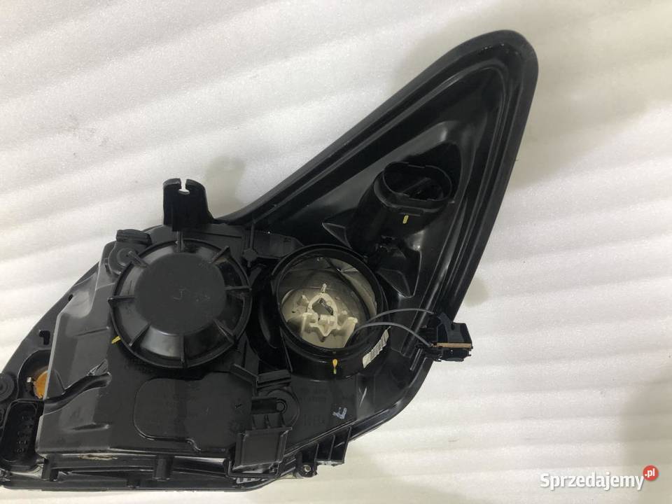 LAMPA PRAWY PRZÓD 8M5113W0290BE FOCUS MK2 LIFT