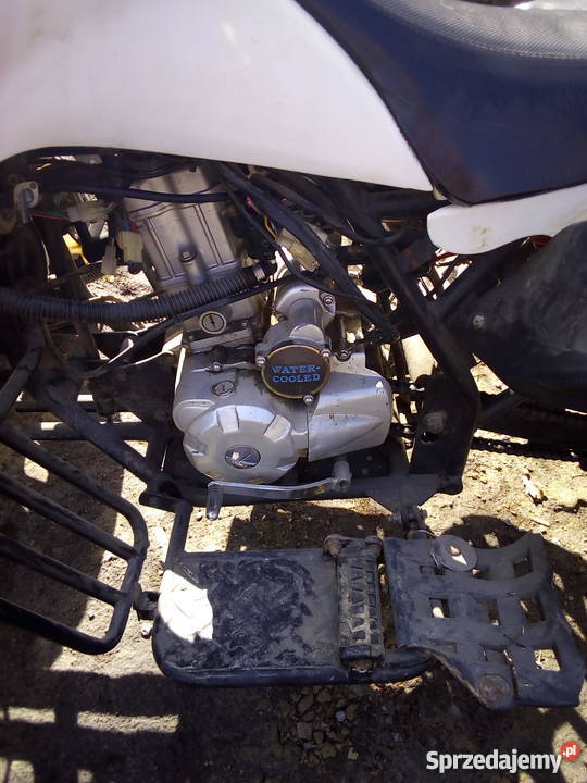 Quad szosowy chłodzony cieczą biały Olchowiec