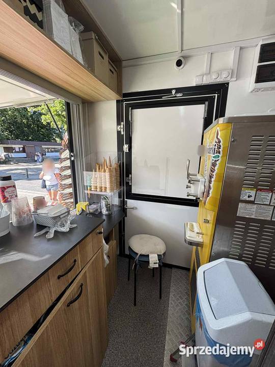 Przyczepa Gastronomiczna Lody z wyposażeniem gastronomiczne Gastronomiczne Przyczepy