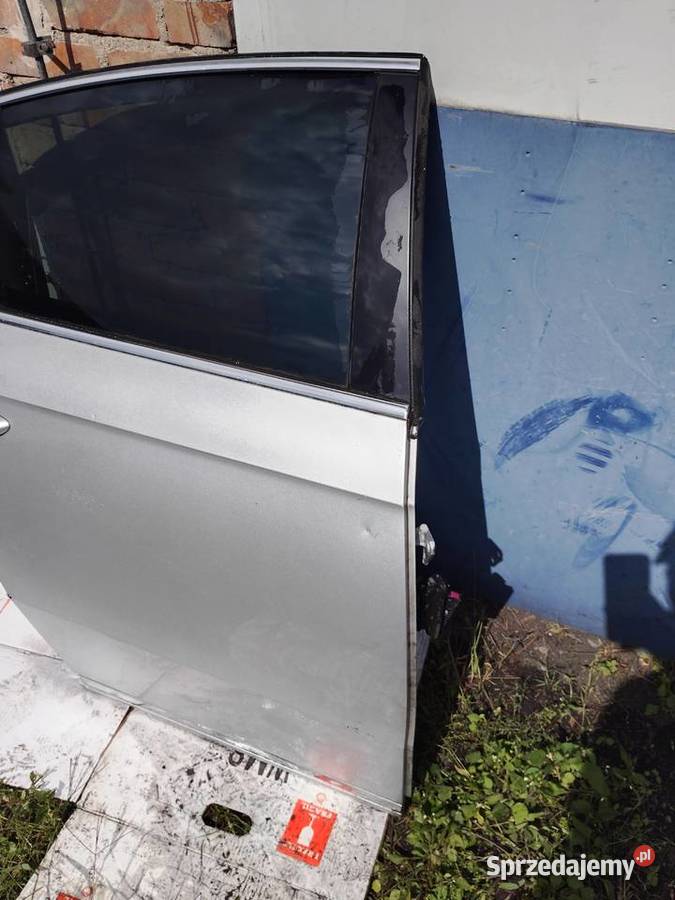 VW PASSAT B7 KOMBI DRZWI PRAWE TYLNE KOMPLETNE Międzychód