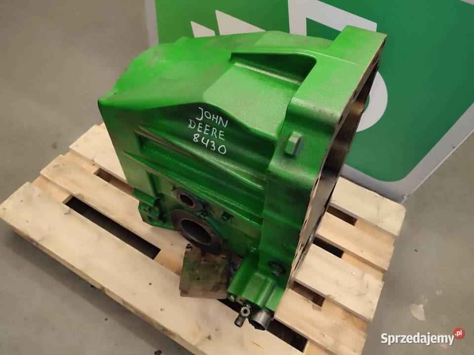 Obudowa skrzyni biegów R252632 JOHN DEERE 8130
