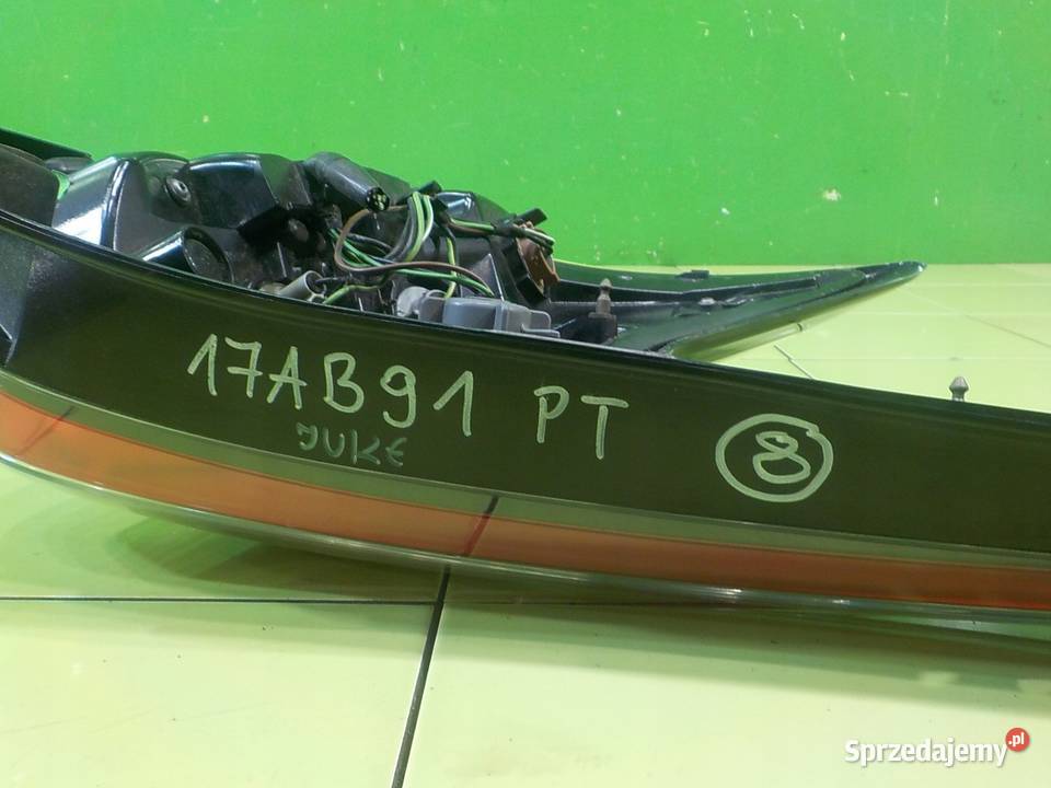 NISSAN JUKE F15 I LIFT 14r 12B 5D lampa prawa