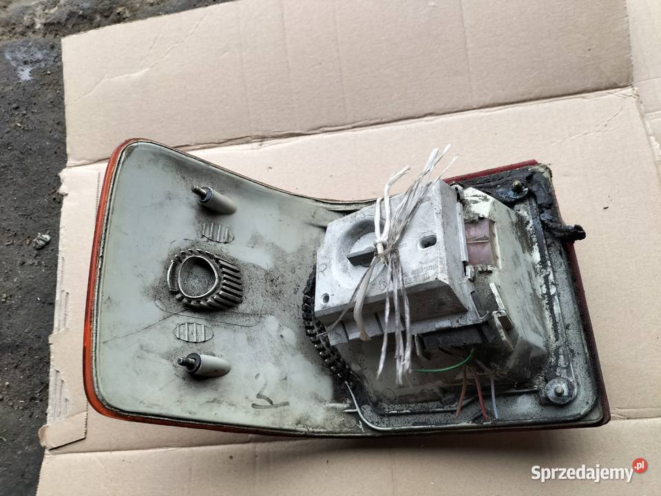 AUDI 80B3 B3 LAMPA LAMPA TYŁ TYLNA PRAWA osobowe