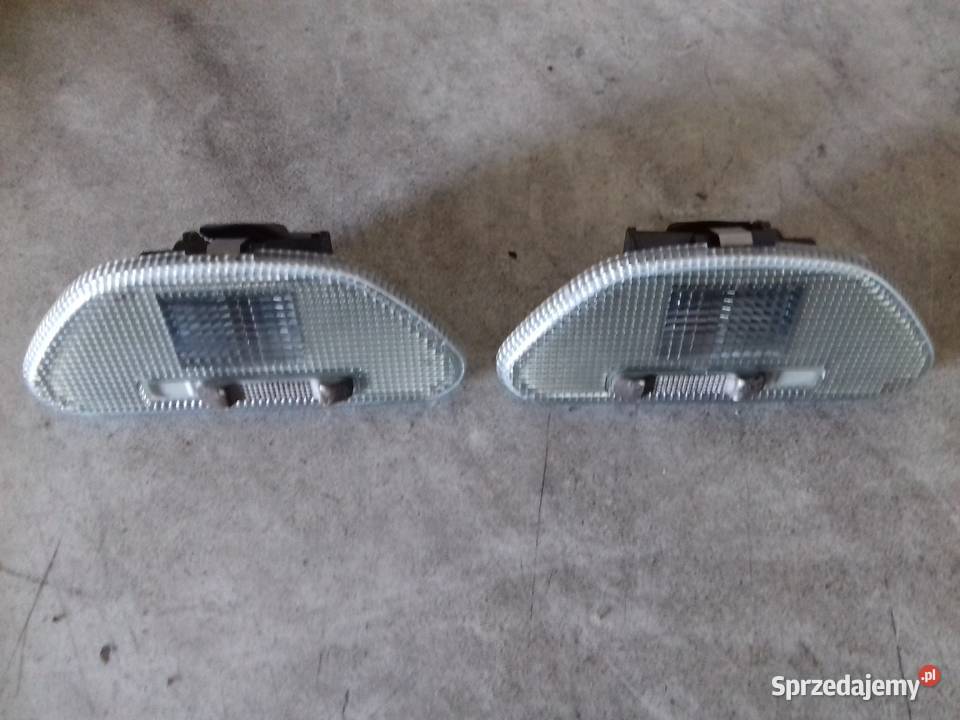 Audi a4 b5 lampki oświetlenia wnętrza tył Szczebrzeszyn