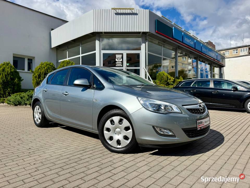 Opel Astra 16 benzyna moc 115 tempomat