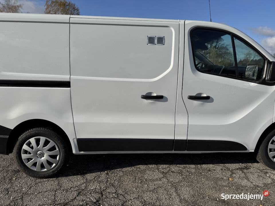 Renault Trafic L1H1 fak VAT 23 mały przebieg Rok produkcji 2021 sprzedam