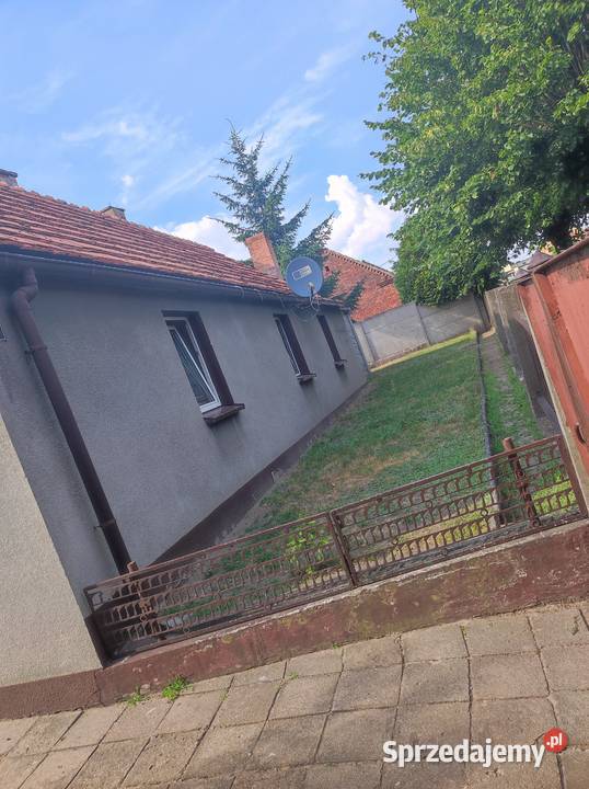 Dom z budynkami gospodarczymi sprzedam