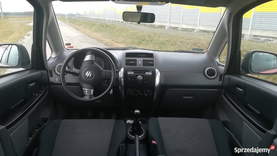 Suzuki SX4 Niski przebieg Zadbane benzyna sprzedam