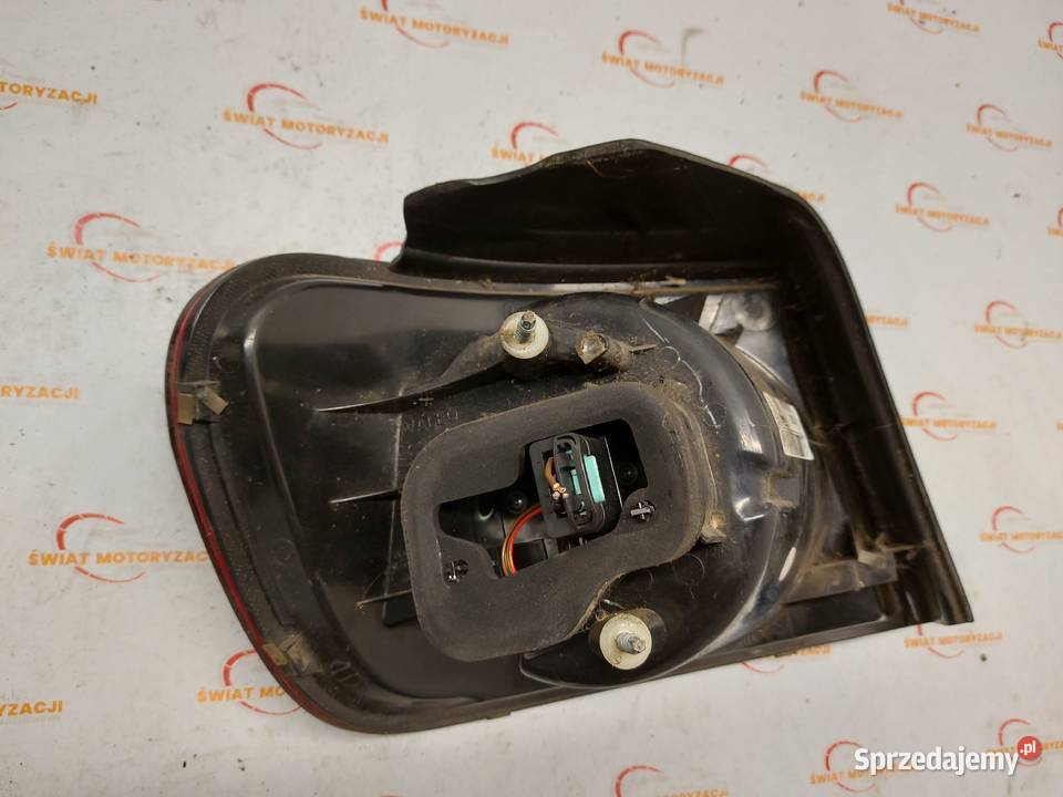 VW GOLF V PLUS 06r lampa prawa tył 5M0945096N