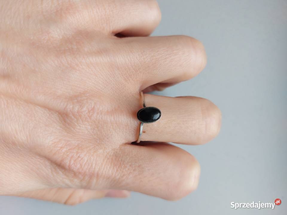 pierścionek z czarnym oczkiem 16 mm Poznań