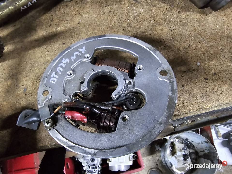 Yamaha DT 125 MX 2a8 zapłon iskrownik stojan Stojany