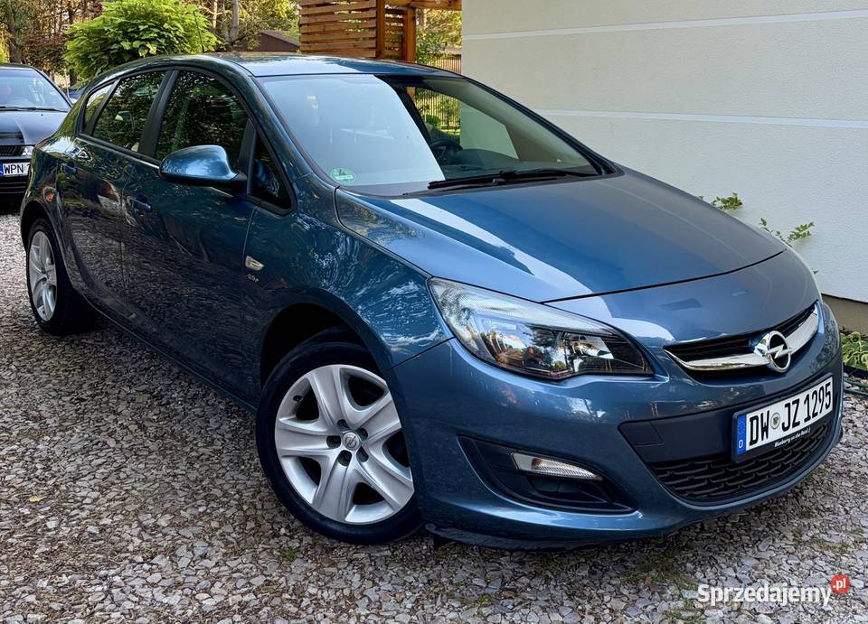 Opel Astra J 14t Polift Oryginalny lakier Płońsk